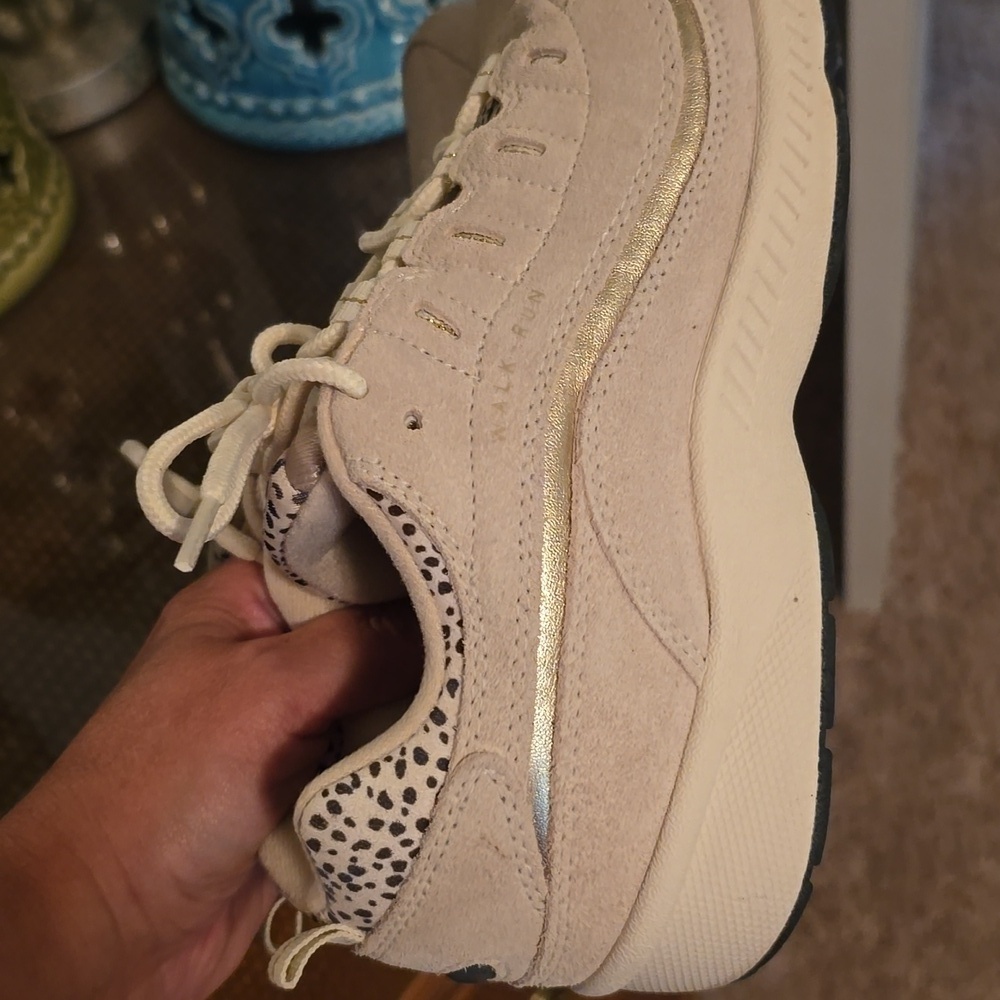 Easy Spirit Beige Suede Sneakers (#17) - Picture 8 of 8